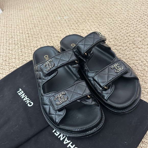 Chanel Lambskin Quilted Dad Chain CC Slide Sandals - Picture 2 of 6